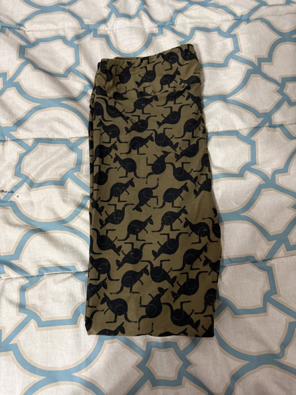 NWOT LuLaRoe Olive Black Kangaroo Leggings Tall & Curvy 💚